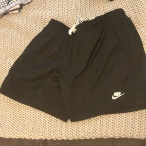 Nike men’s woven flow shorts